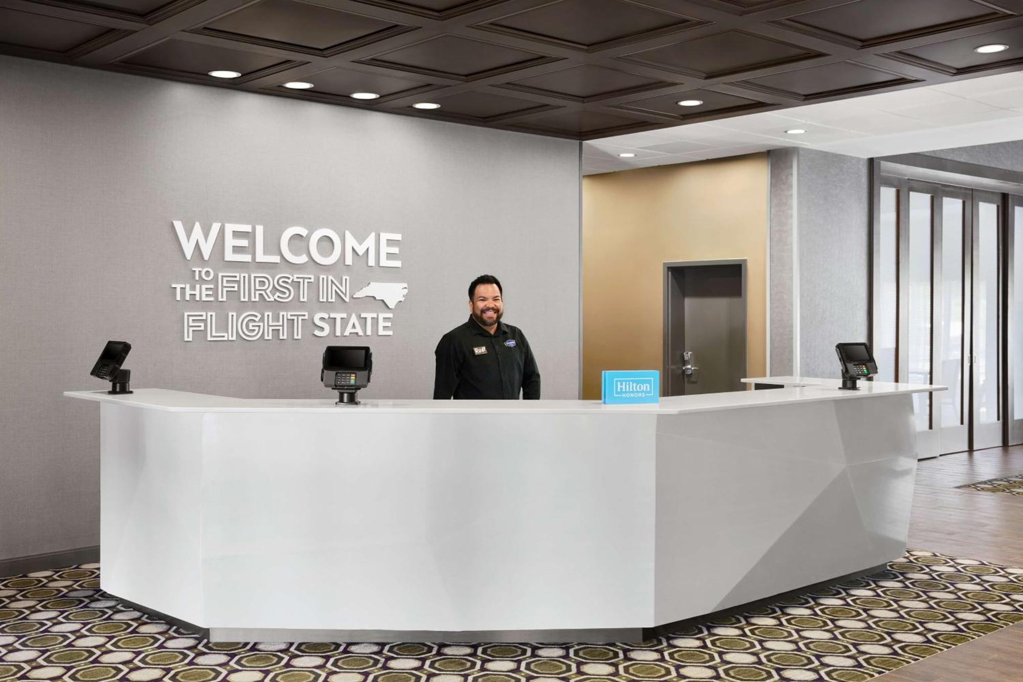 Pine Harbor Hampton Inn & Suites Charlotte Steele Creek Road, Nc מראה חיצוני תמונה